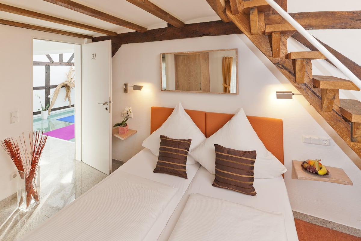 standard double room | premium bedding, in-room safe, individually furnished, desk