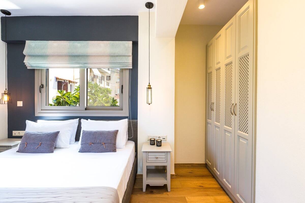 Family Villa, 2 Bedrooms, Partial Sea View (Alpinia Villa) | In-room safe, blackout drapes, soundproofing, iron/ironing board