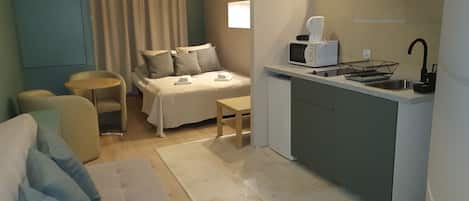 Studio Suite | Hypo-allergenic bedding, individually decorated, bed sheets