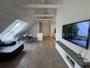 Family Apartment | Living room | TV, heated floors - Tollundgaard Golf Park (Silkeborg)