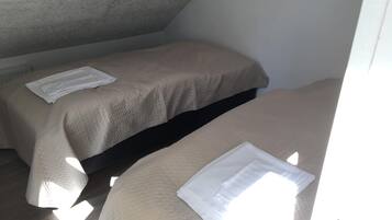 Familielejlighed | Allergivenligt sengetøj, lydisolering, strygejern/strygebræt