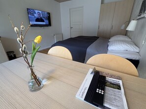 Apartment for 2 people | Hypo-allergenic bedding, soundproofing, iron/ironing board