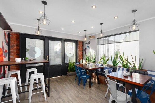 Breakfast, lunch, dinner served; Regional cuisine - Hotel Conde de Lemos Arequipa (Arequipa)