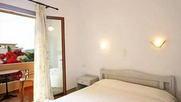 One Bedroom Apartment for 4 people | Cofres nos quartos, Wi-Fi de cortesia
