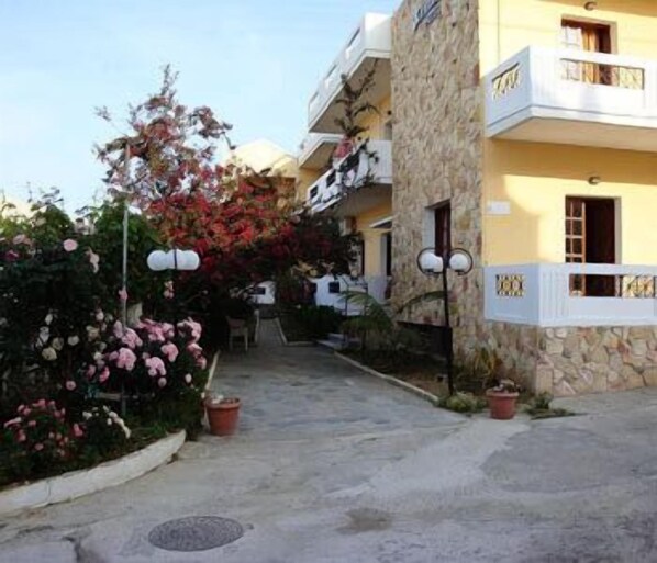 บริเวณภายนอก