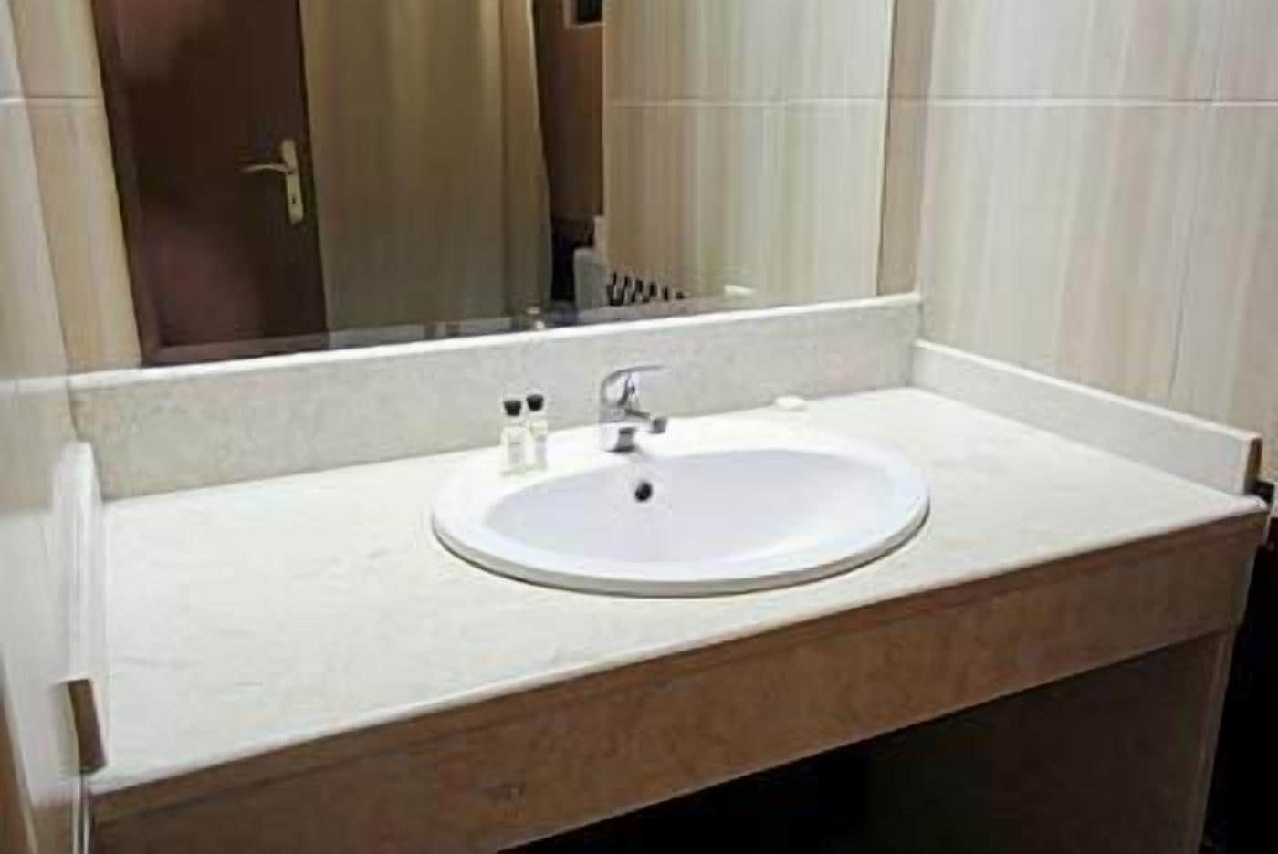 Photo - Leonidas Hotel & Apartments