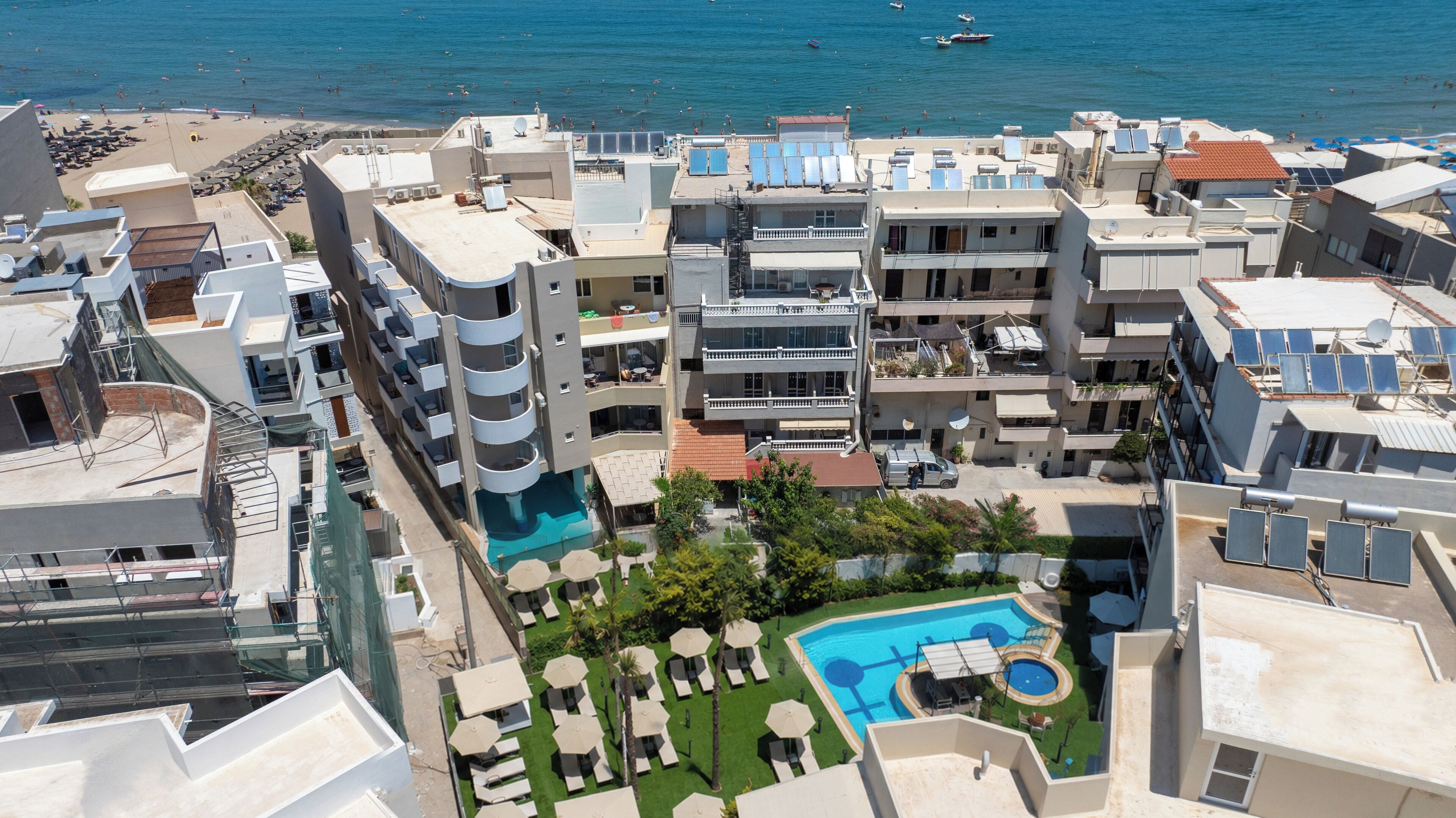 Seasonal outdoor pool, pool umbrellas, sun loungers