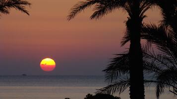 Private beach, sun-loungers, beach umbrellas, beach towels