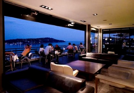 Restaurant. Le Versailles