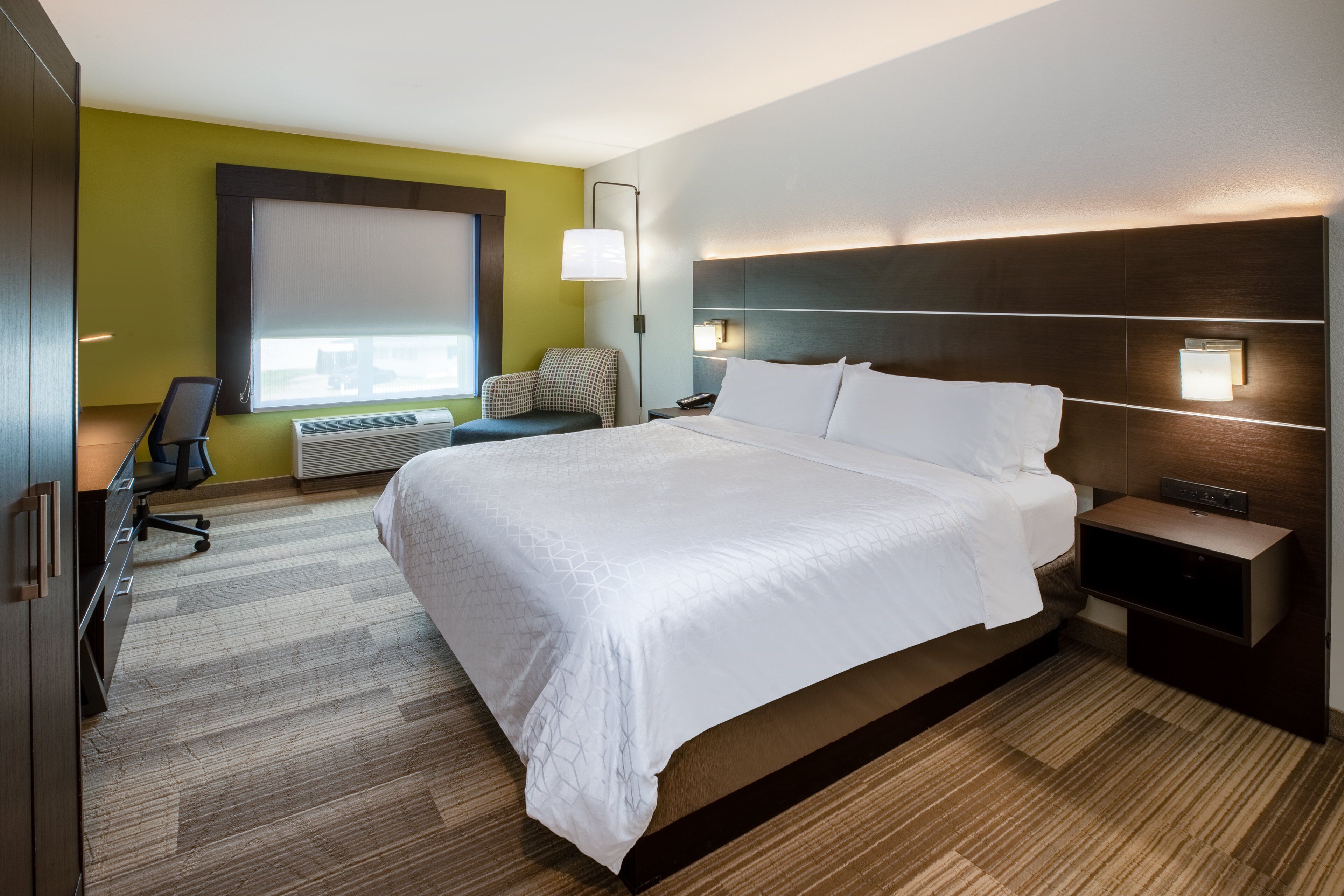 標準客房, 1 張特大雙人床 | 書桌、熨斗/熨衫板、免費嬰兒床、摺床/加床 (收費)