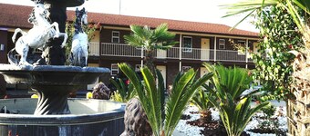 Savannah Inn and Suites