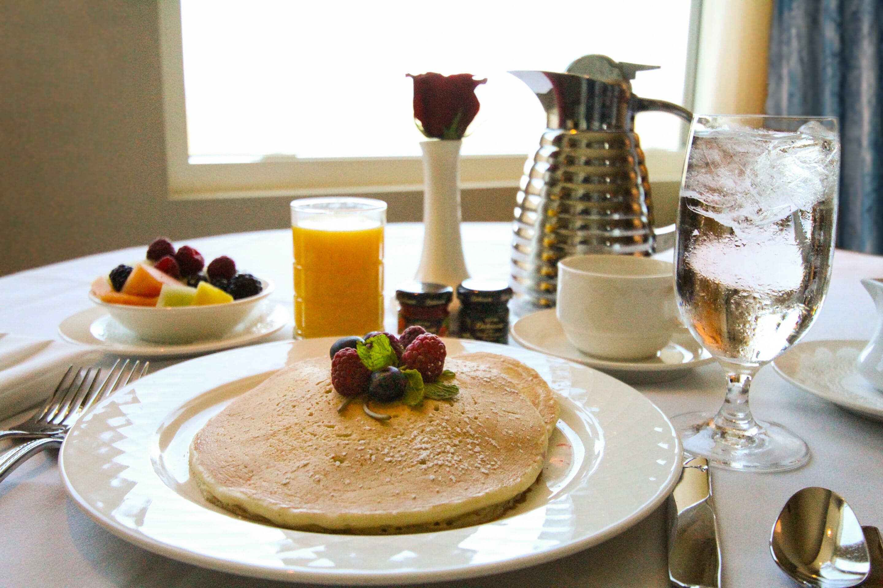 daily cooked-to-order breakfast for a fee