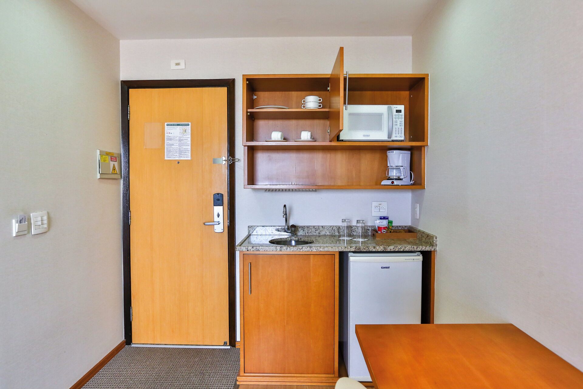 standard suite, 1 king bed | room amenity