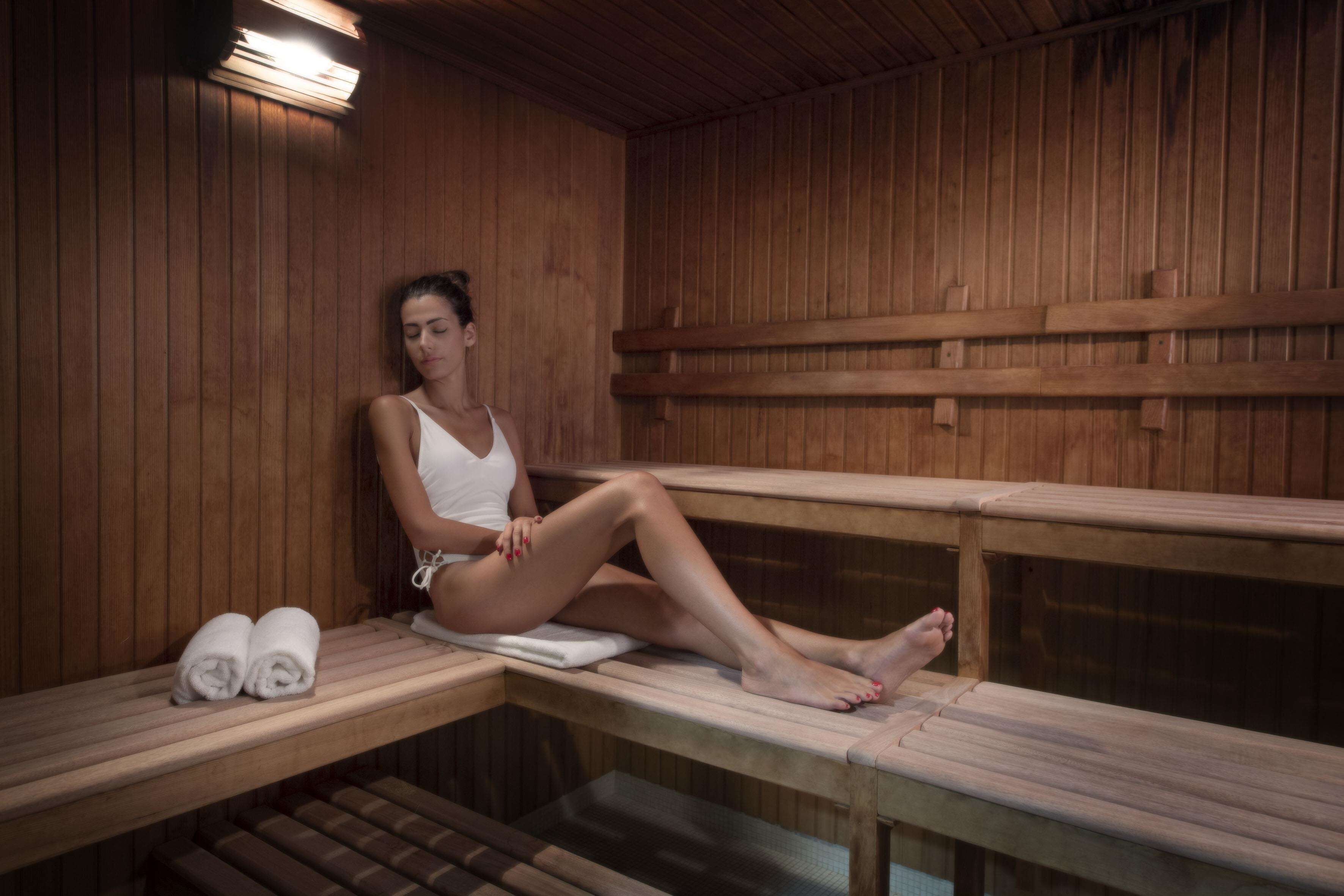 sauna, hot tub, steam room, turkish bath/hammam, body treatments