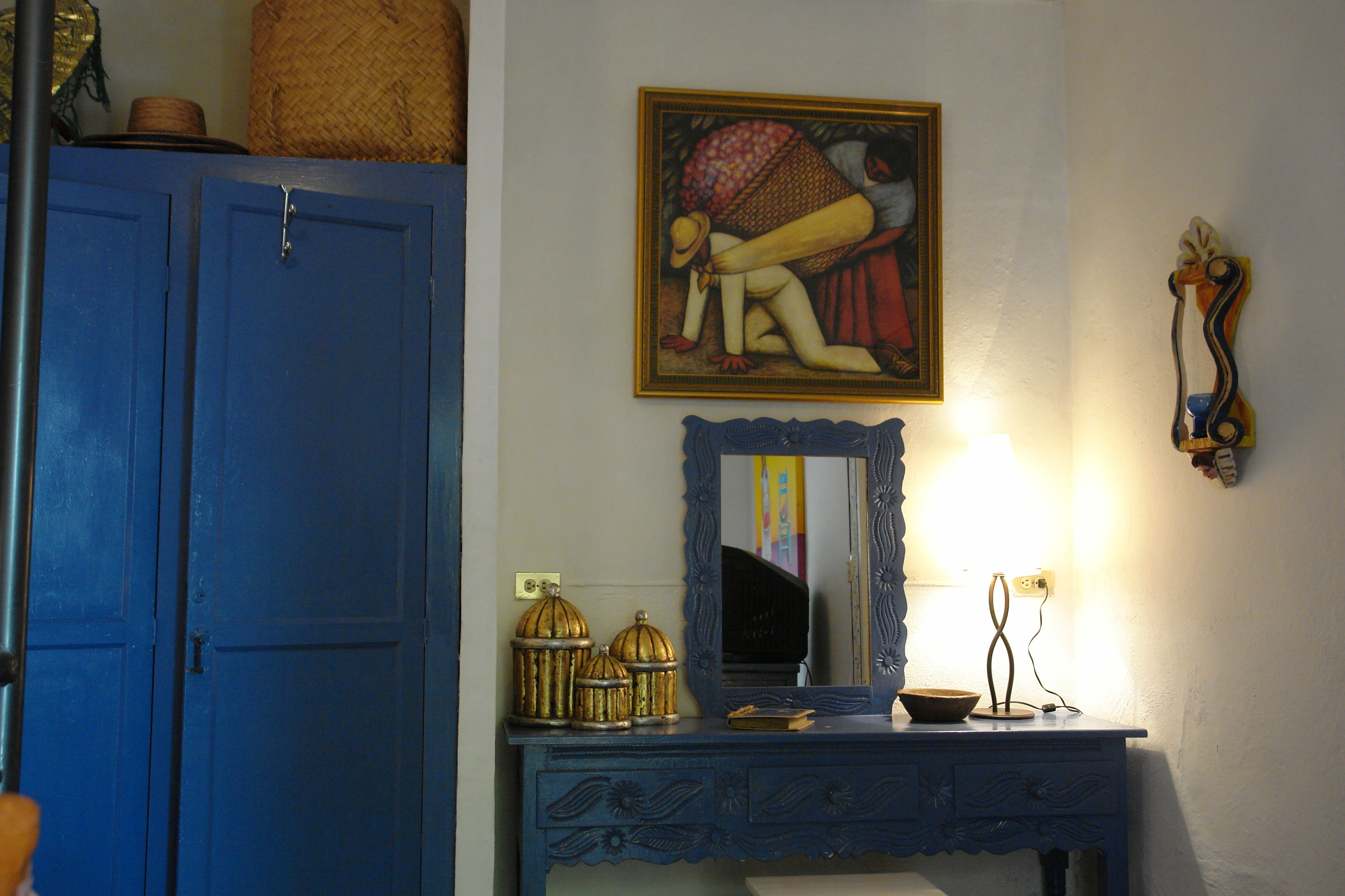 premium studio suite, 1 queen bed with sofa bed | bathroom amenities | free toiletries, hair dryer, towels