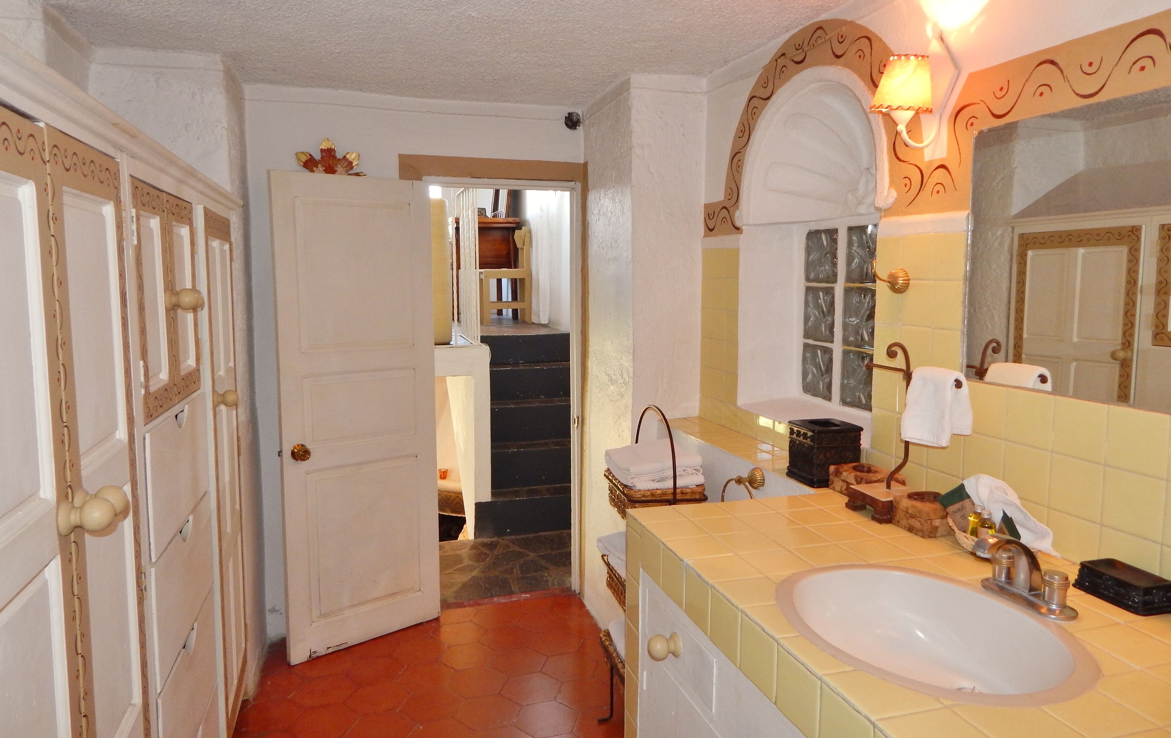 master suite | bathroom | free toiletries, hair dryer, towels