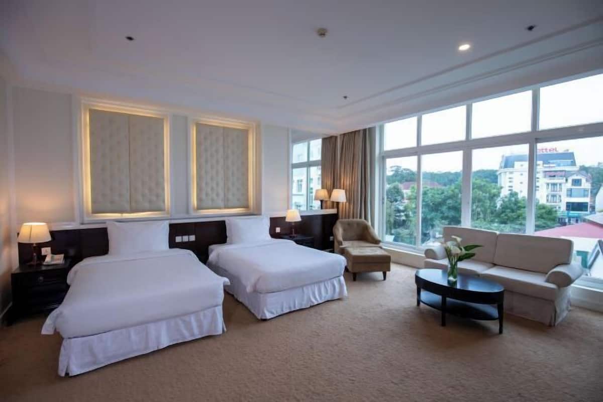 1 bedroom, premium bedding, minibar, in-room safe