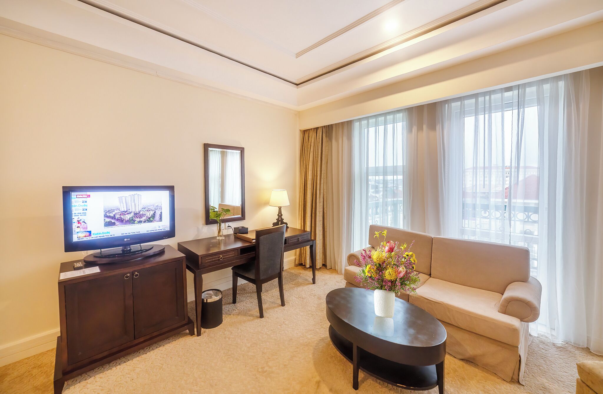 junior suite | 1 bedroom, premium bedding, minibar, in-room safe