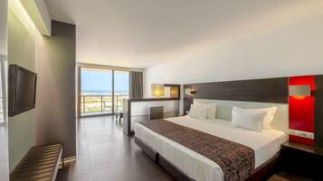 Pillowtop beds, minibar, in-room safe, blackout drapes