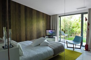 Ropa de cama de alta calidad y minibar 