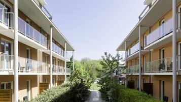 المنشأة من الخارج