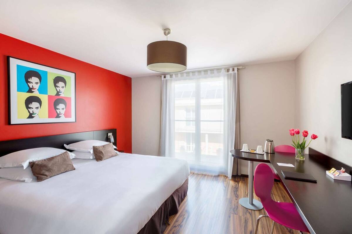 In-room safe, desk, laptop workspace, blackout curtains