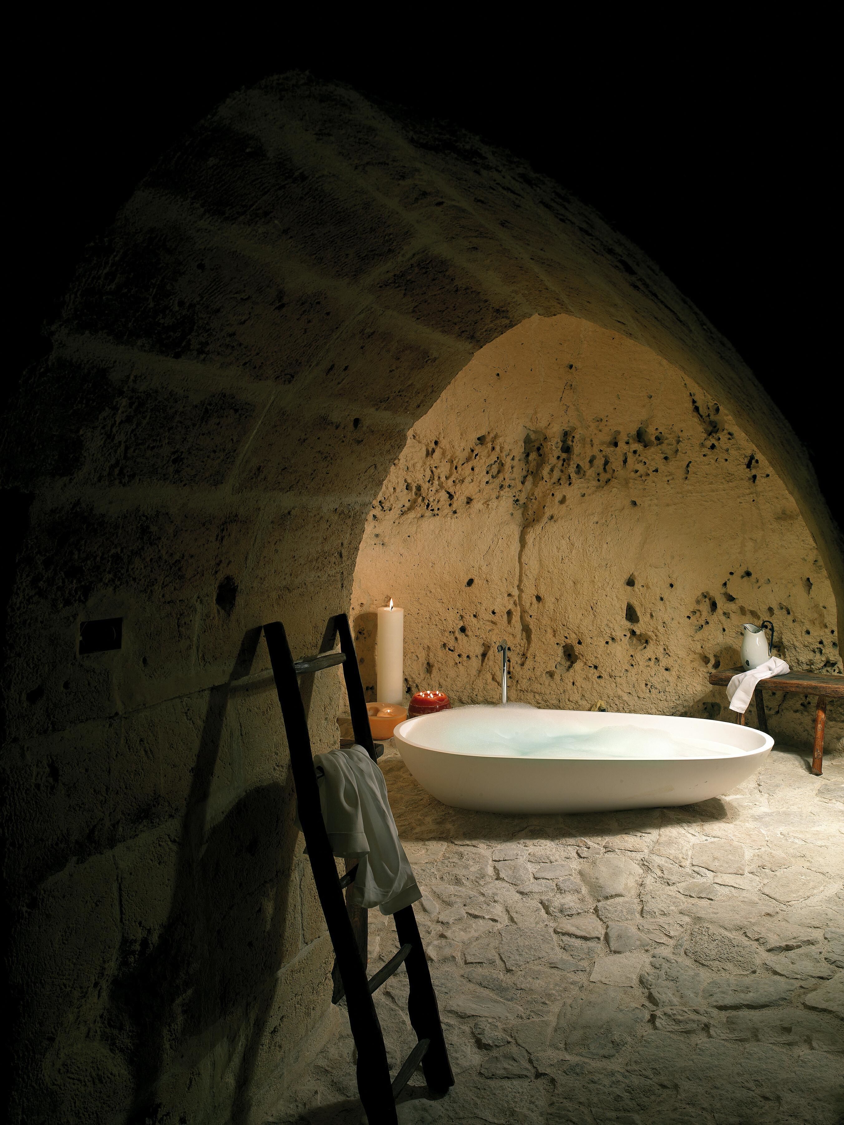 suite grotta | jetted bathtub