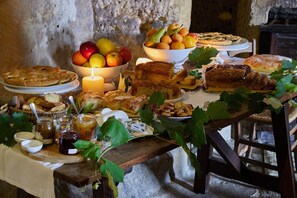Colazione completa inclusa, servita tutte le mattine 
