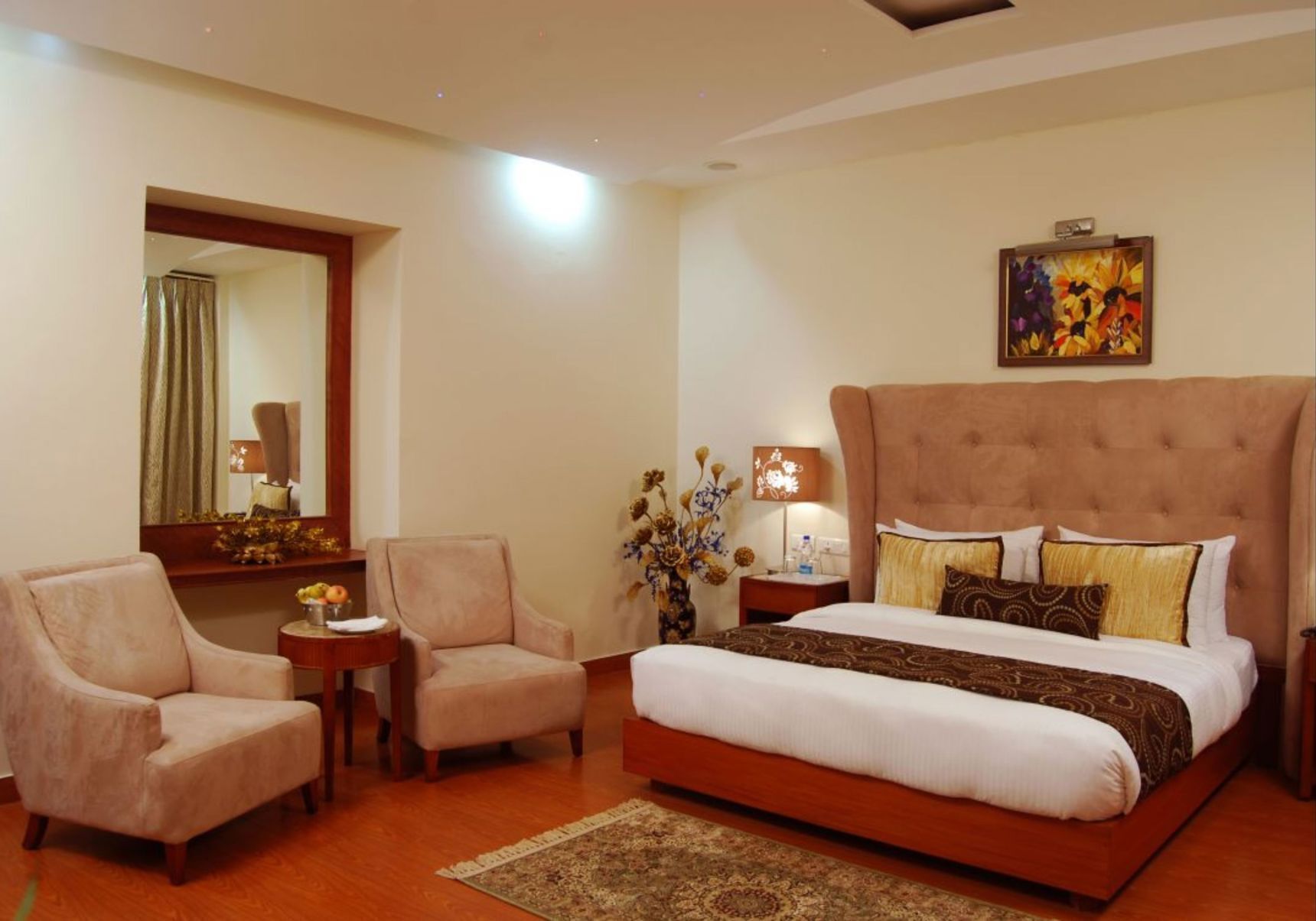 Premium bedding, minibar, in-room safe, desk