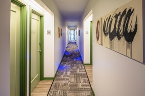 Hallway - Hotel Keen (Palo Alto)