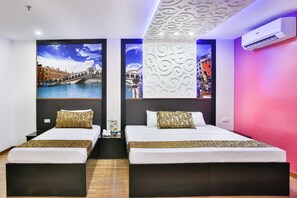 Suite Euro 2 | Coffre-fort, bureau, espace de travail pour ordinateurs portables