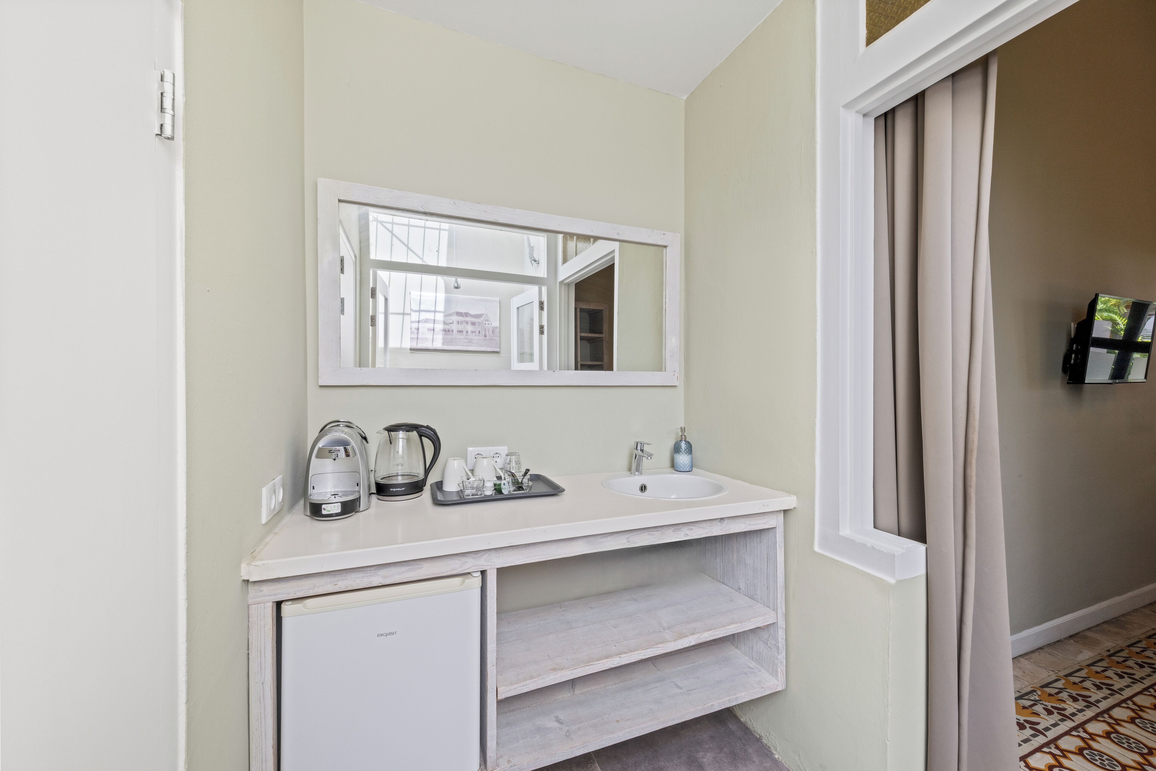 comfort room, 1 queen bed | premium bedding, in-room safe, desk, iron/ironing board