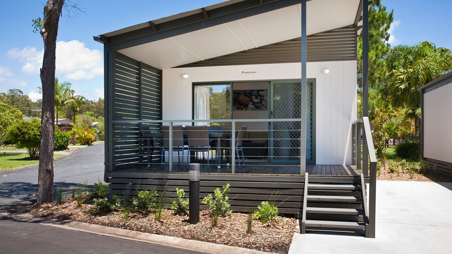 Gateway Lifestyle Lorikeet