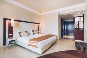 Minibar, in-room safe, individually decorated, individually furnished