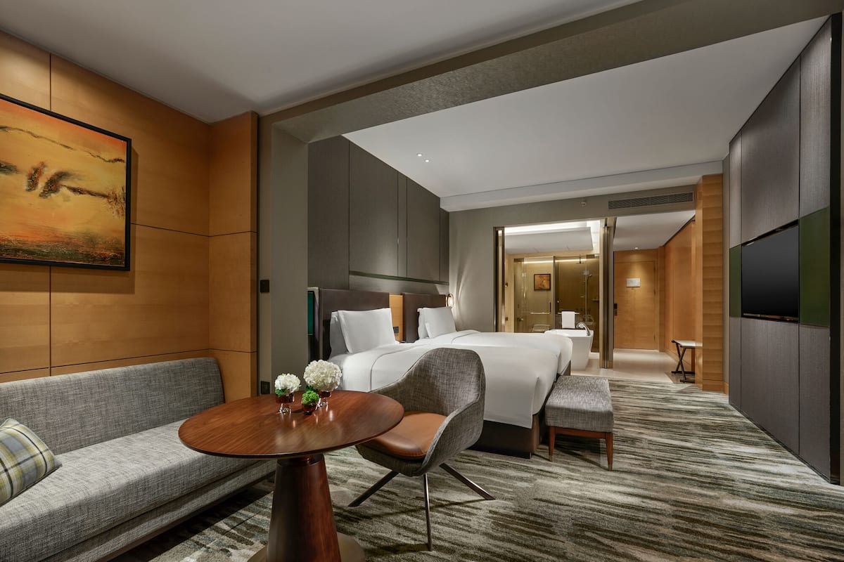 Premium bedding, down duvets, minibar, in-room safe