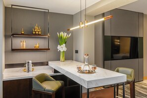 Executive-Studio, 1 King-Bett | Eigene Küche | Wasserkocher, Küchenrolle