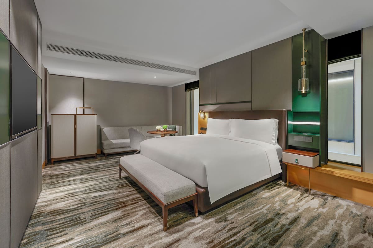 Hilton Tranquil Studio | Premium bedding, down duvets, minibar, in-room safe