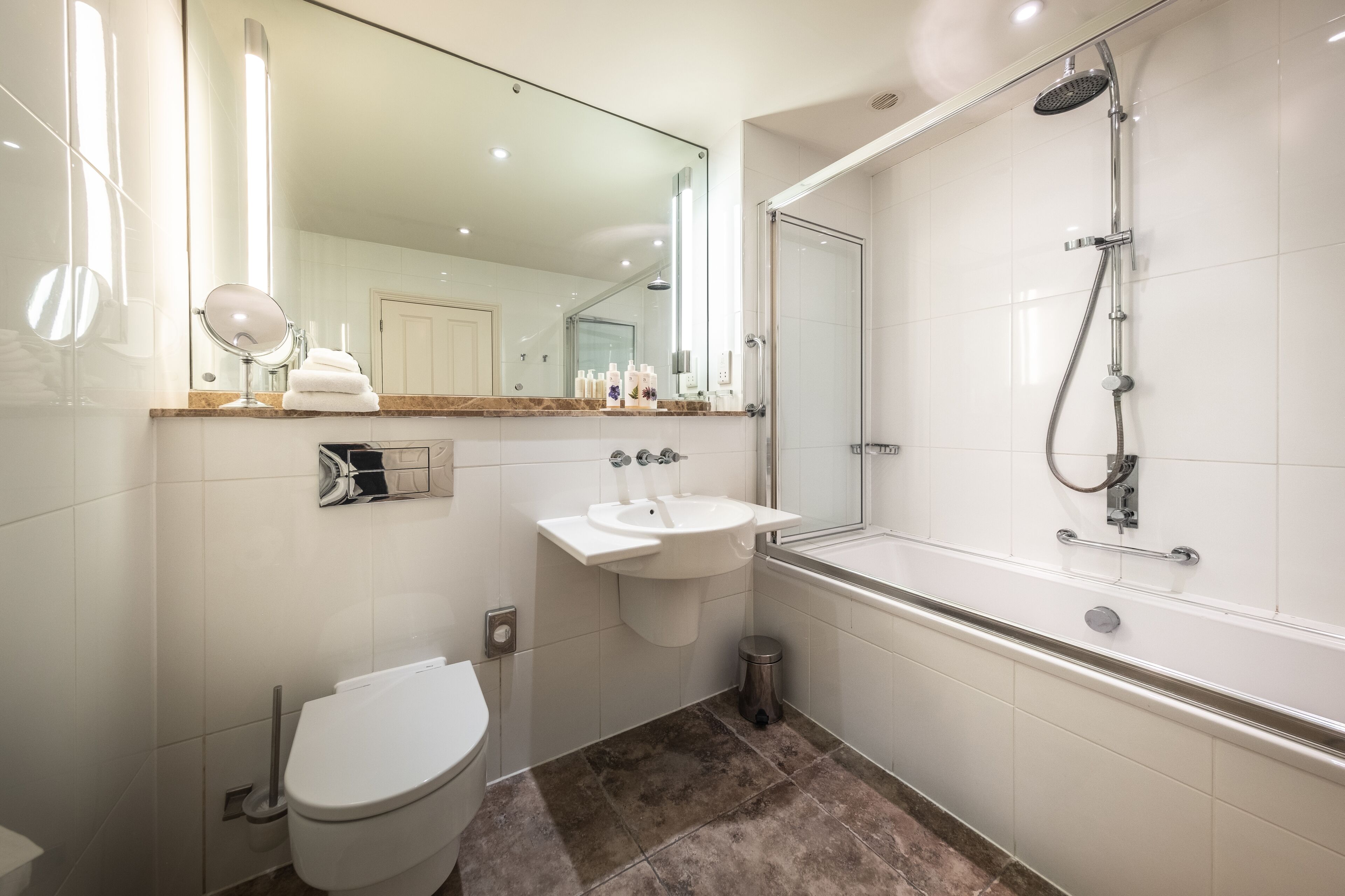 superior double or twin room | bathroom | free toiletries, hair dryer, towels