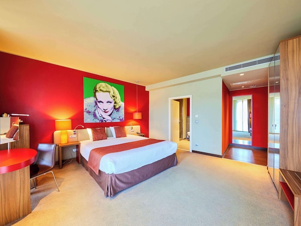 1 dormitorio, caja fuerte, escritorio