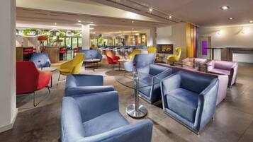 Coin salon dans le hall