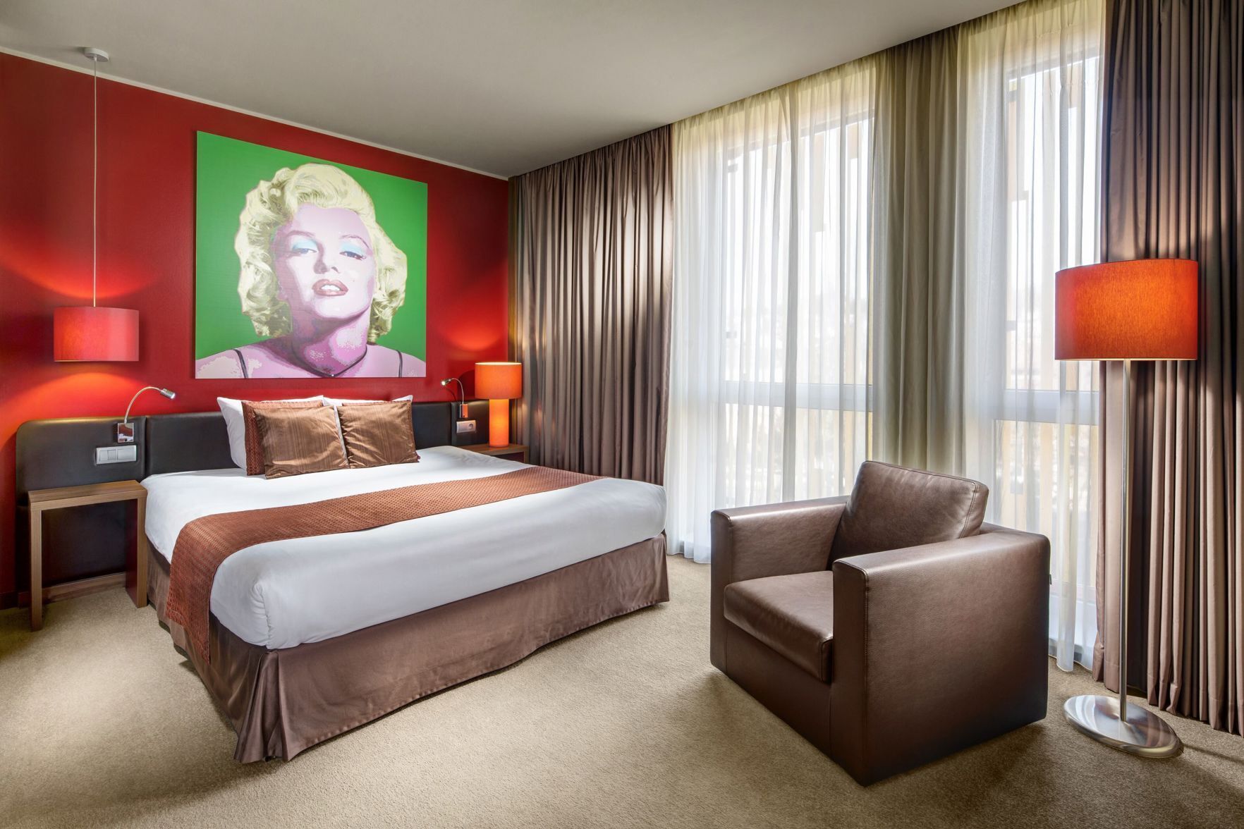 In-room safe, desk, laptop workspace, soundproofing
