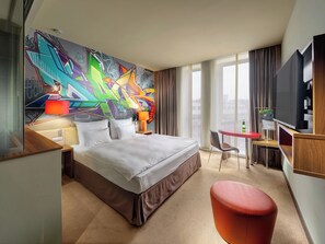 Habitación Deluxe, 1 cama de matrimonio grande, no fumadores (Efficiency) | Caja fuerte, escritorio, espacio para trabajar con un portátil