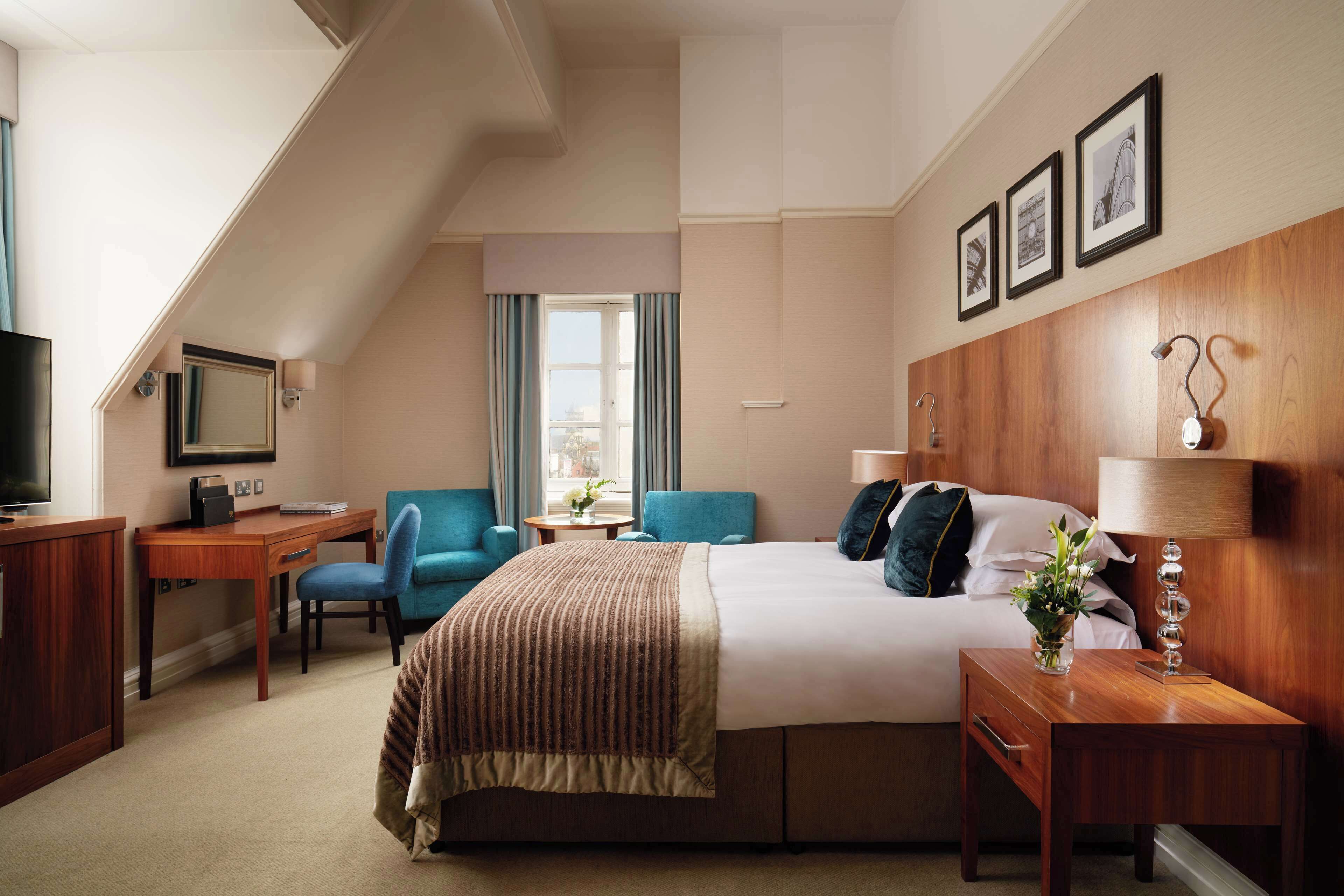 Egyptian cotton sheets, premium bedding, in-room safe