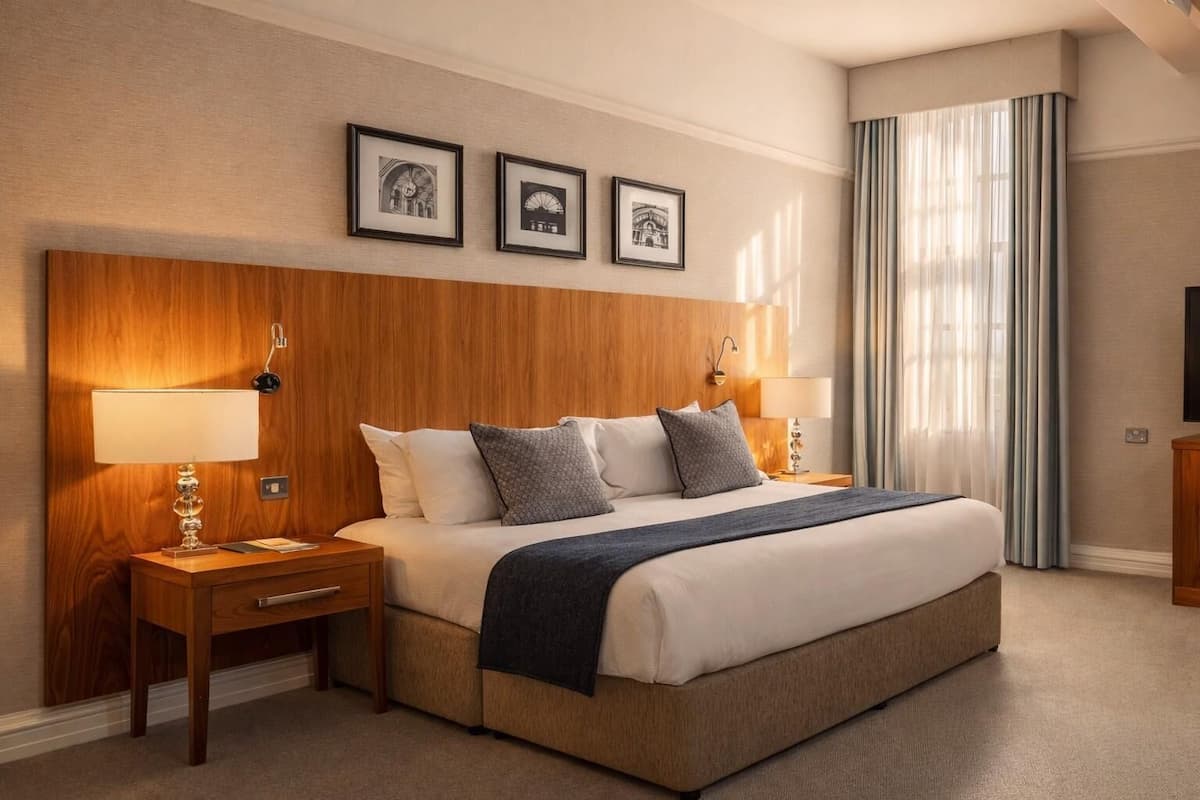 Suite, Non Smoking (Heritage) | Egyptian cotton sheets, premium bedding, in-room safe