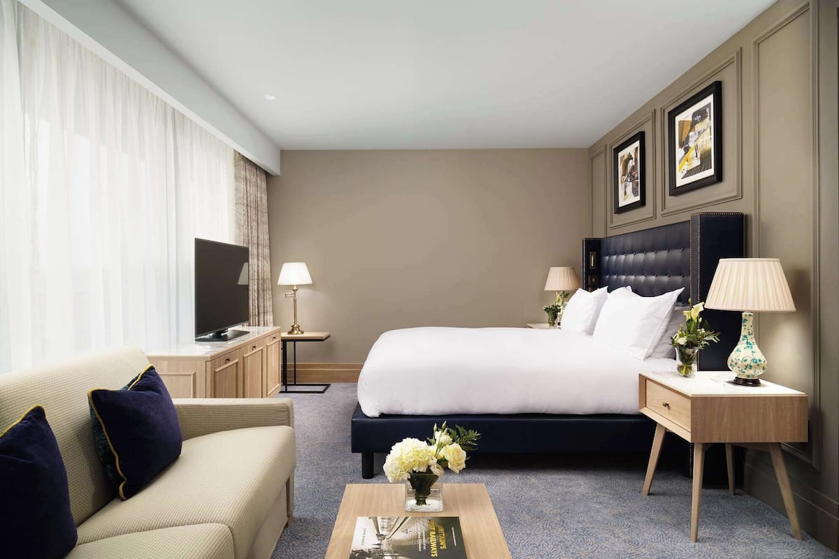 Egyptian cotton sheets, premium bedding, in-room safe