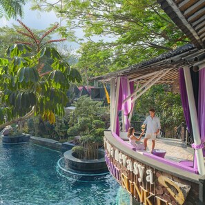 Poolbar