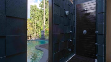 Honeymoon Villa, Private Pool | Bathroom | Separate tub and shower, deep soaking tub, rainfall showerhead