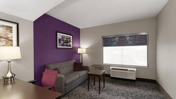 Deluxe Room, 1 King Bed, Non Smoking