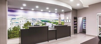 巴頓魯治德納姆斯普林斯溫德姆拉昆塔套房飯店