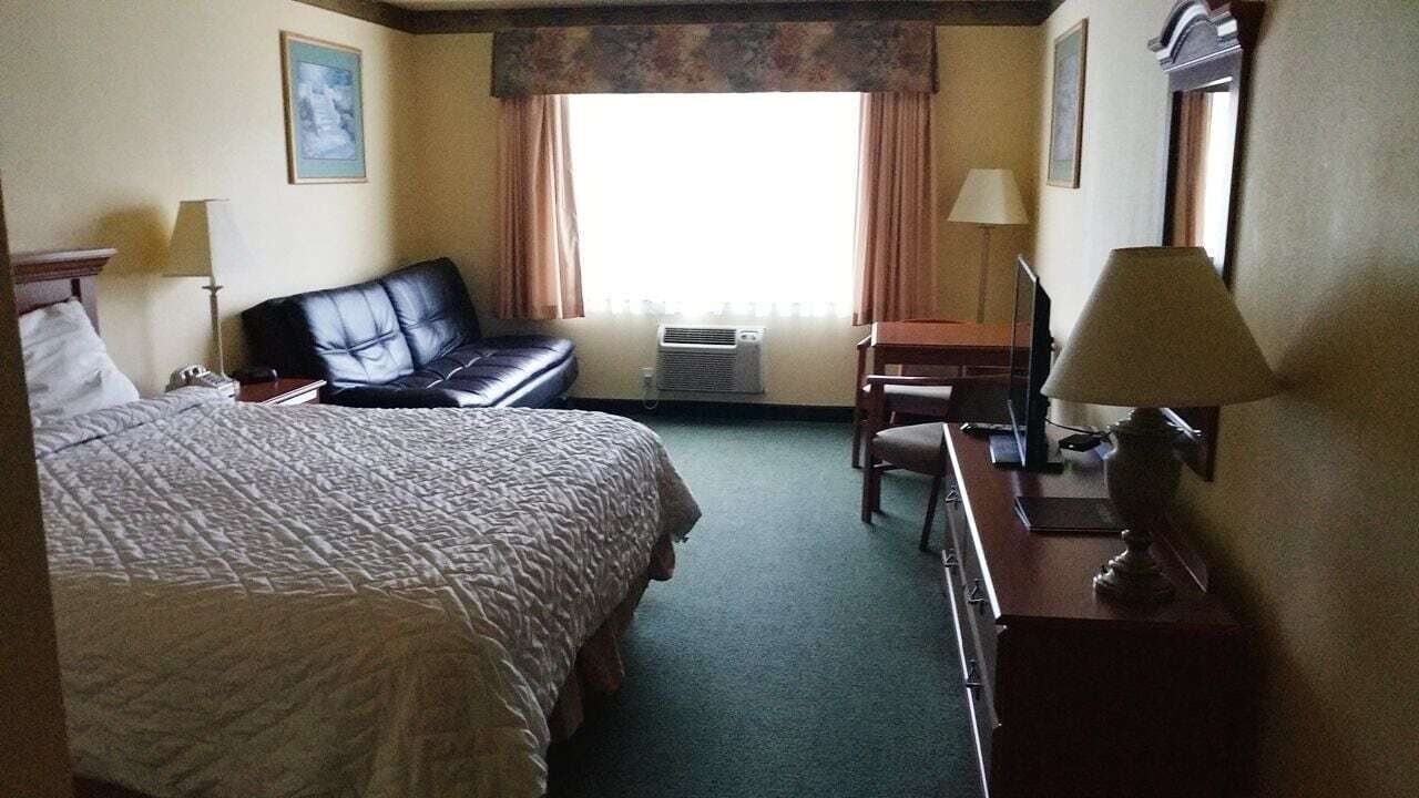1 bedroom, premium bedding, desk, iron/ironing board